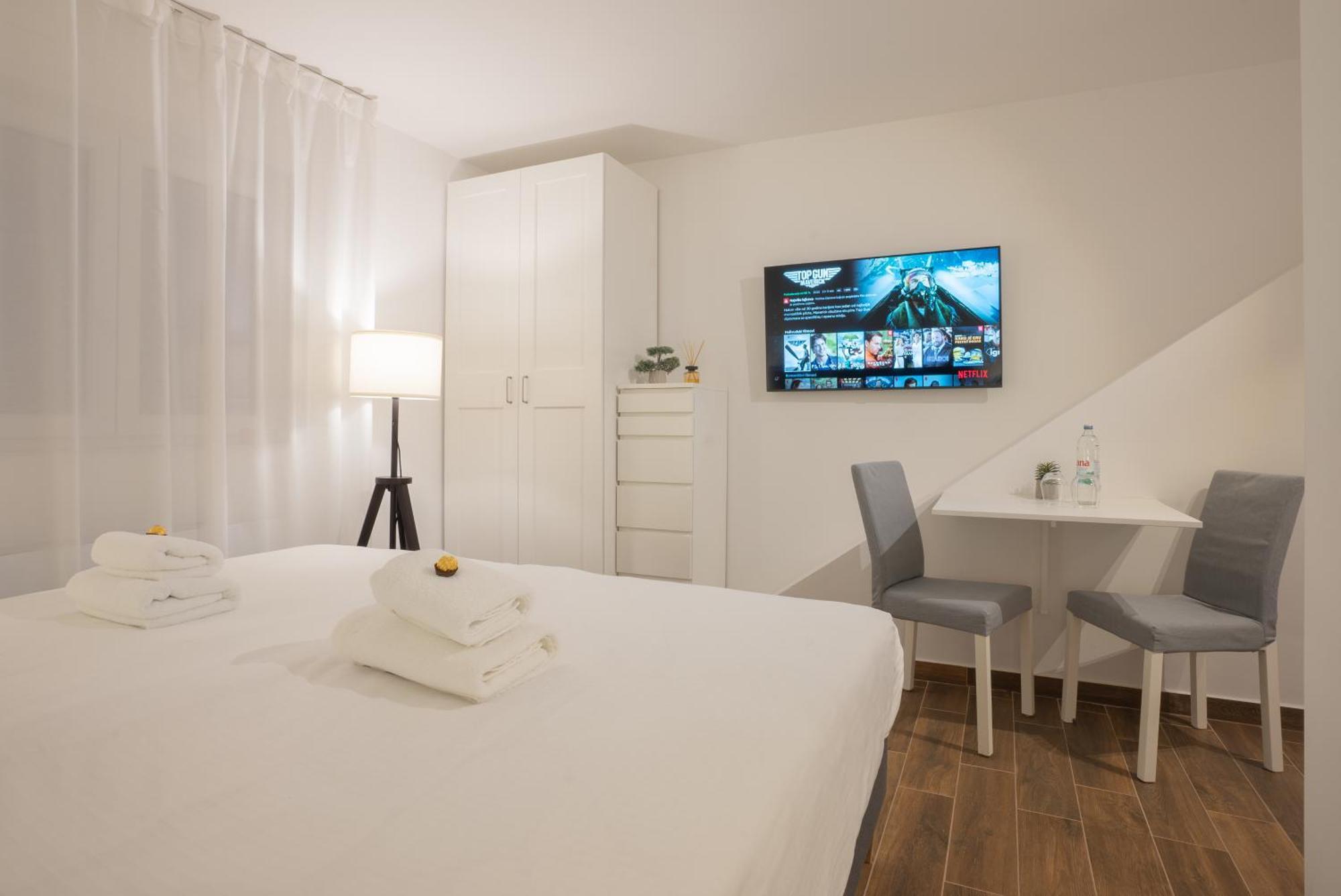 Goldberg Apartments โอซีเยก ภายนอก รูปภาพ